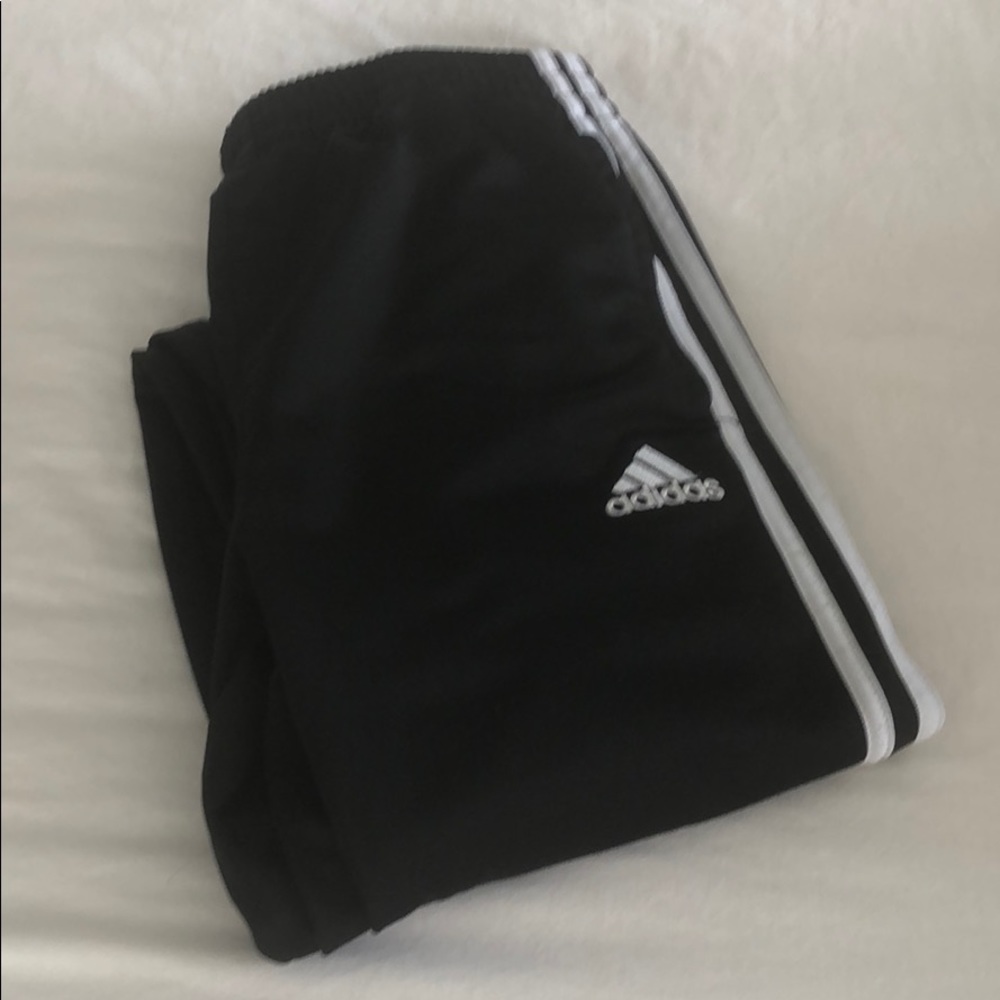 Adidas Boys athletic Joggers size M (10/12)